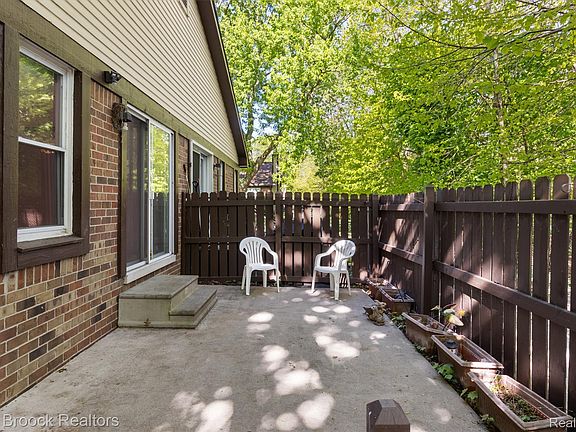 4th image of 35278 Bristlecone Dr