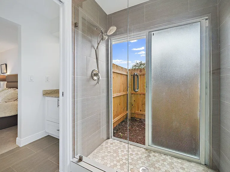 1342 Essex Dr — Photo 19