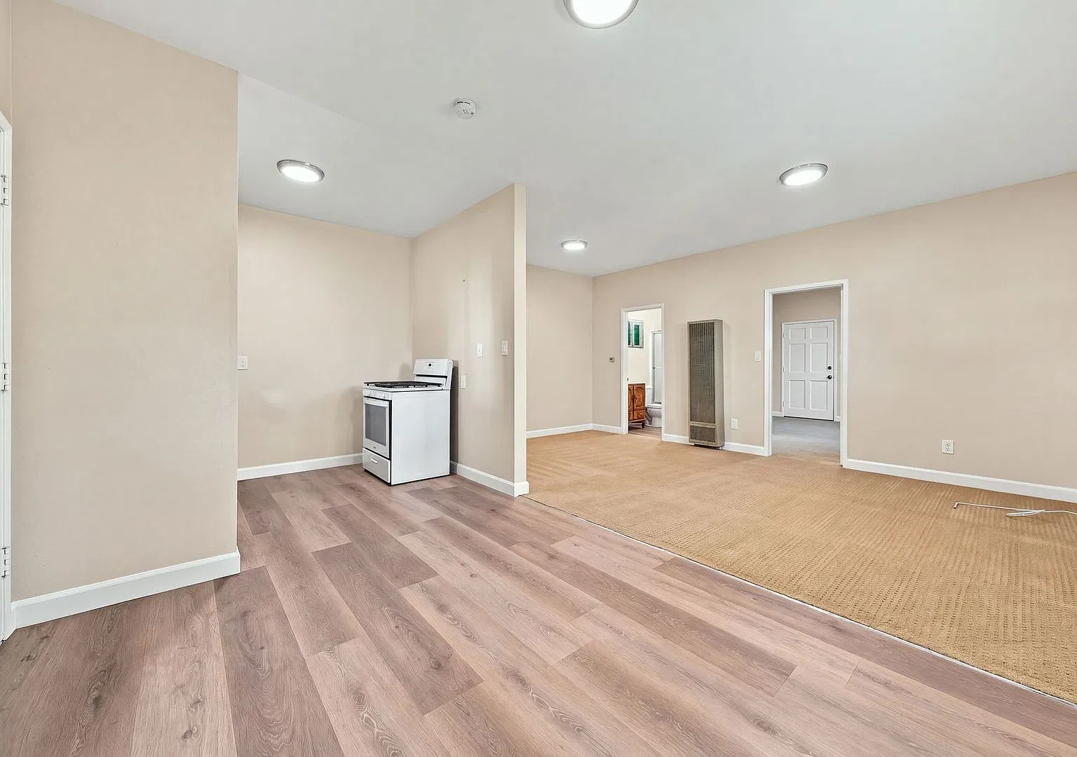 112 W. Adele Street — Photo 3