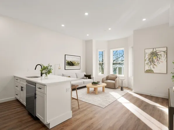 43-45 Blossom St #5, Chelsea, MA 02150