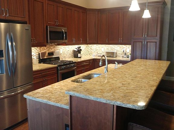 3rd image of 905 Club House Blvd