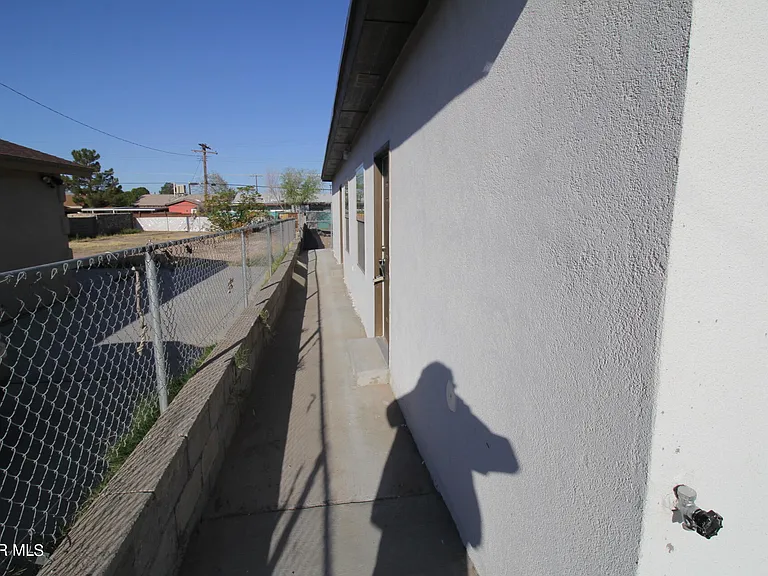 517 Val Verde St #B — Photo 46