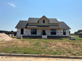 111 Red Bud Ave, Fort Gibson, OK 74434