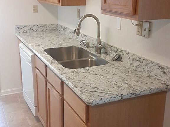 4th image of 1221 Western Hills Dr #1221