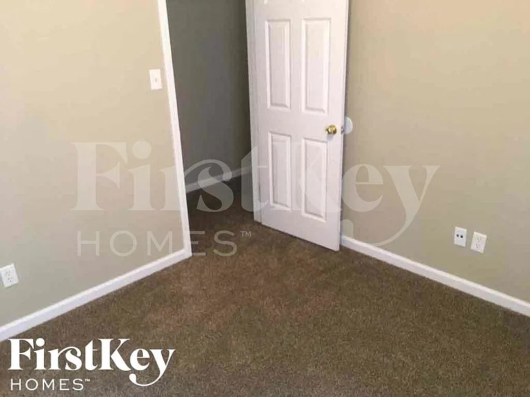 865 Abbey Grove Ln — Photo 16