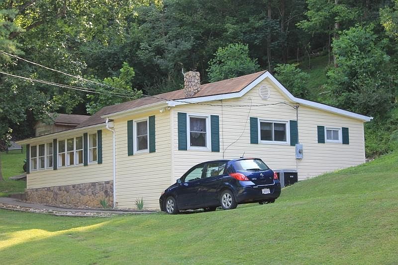 1st image of 1466 Parkway Dr