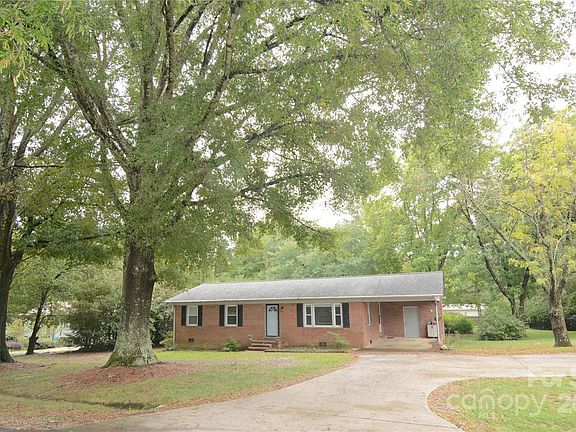 2nd image of 147 Deerfield Cir #48