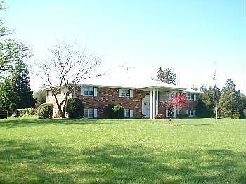 1st image of 12009 Robin Dr
