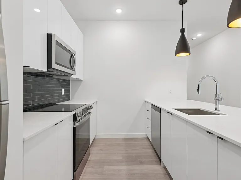 130 Monitor Street — Photo 23