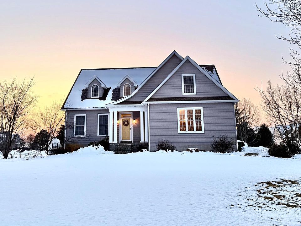 1st image of 111 Egret Ln