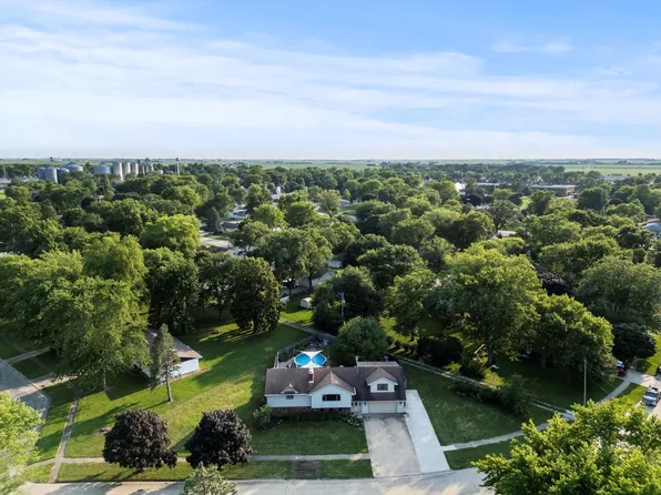 464 E Pilot Dr, Herscher, IL 60941