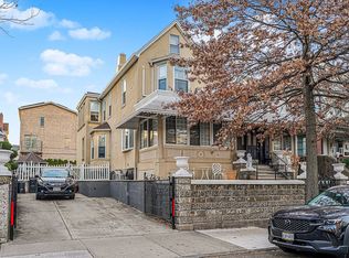 688 E 4th St #1, Brooklyn, NY