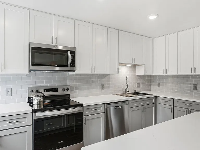 405 Bellevue Ave — Photo 13