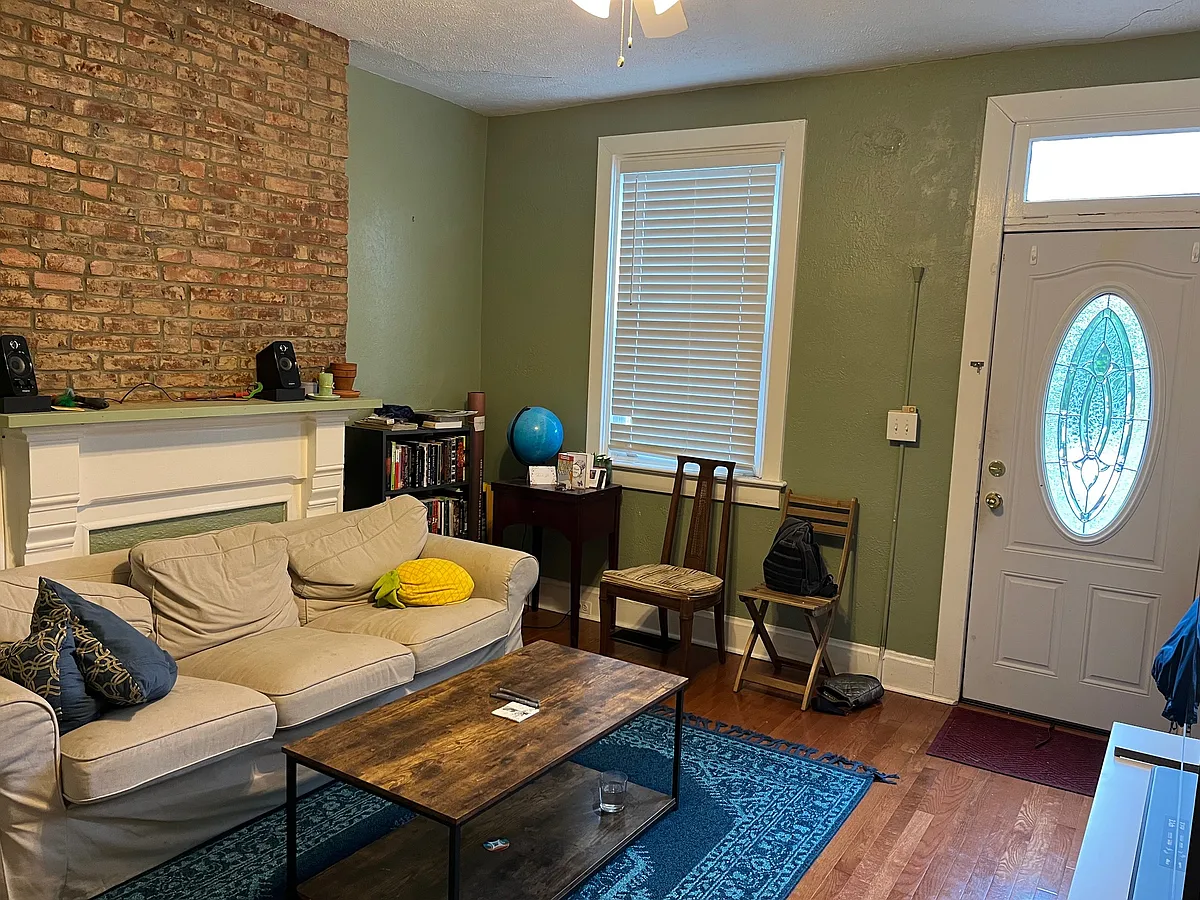 Living Room - 4126 Willow St