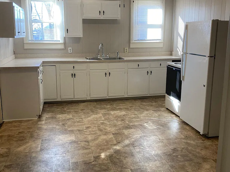 187 W King St #B — Photo 2