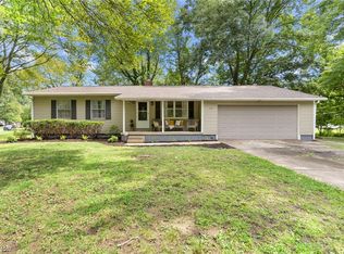7906 Cherry Hill Dr NE, Warren, OH 44484