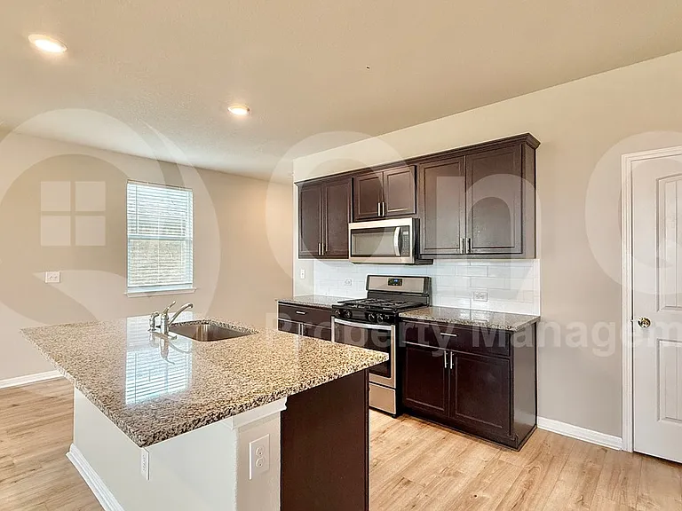521 Otto Ave — Photo 24
