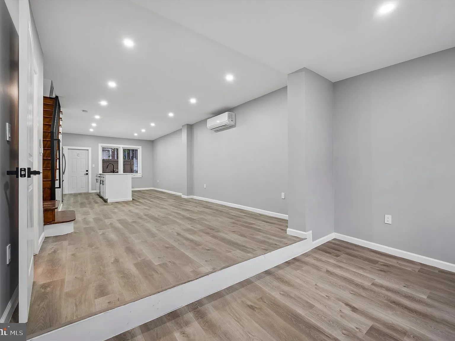 3 bed, 1.5 bath, 1515 sqft, $1,900 — Photo 2