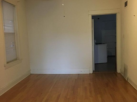 4th image of 2021 W Warner Ave