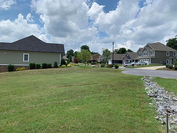 5th image of 242 Riverwatch Cir