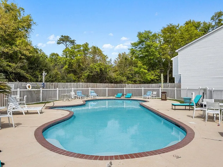 1289A Century Oaks Dr — Photo 34