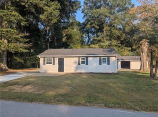 6085 Hotel St, Mableton, GA 30106