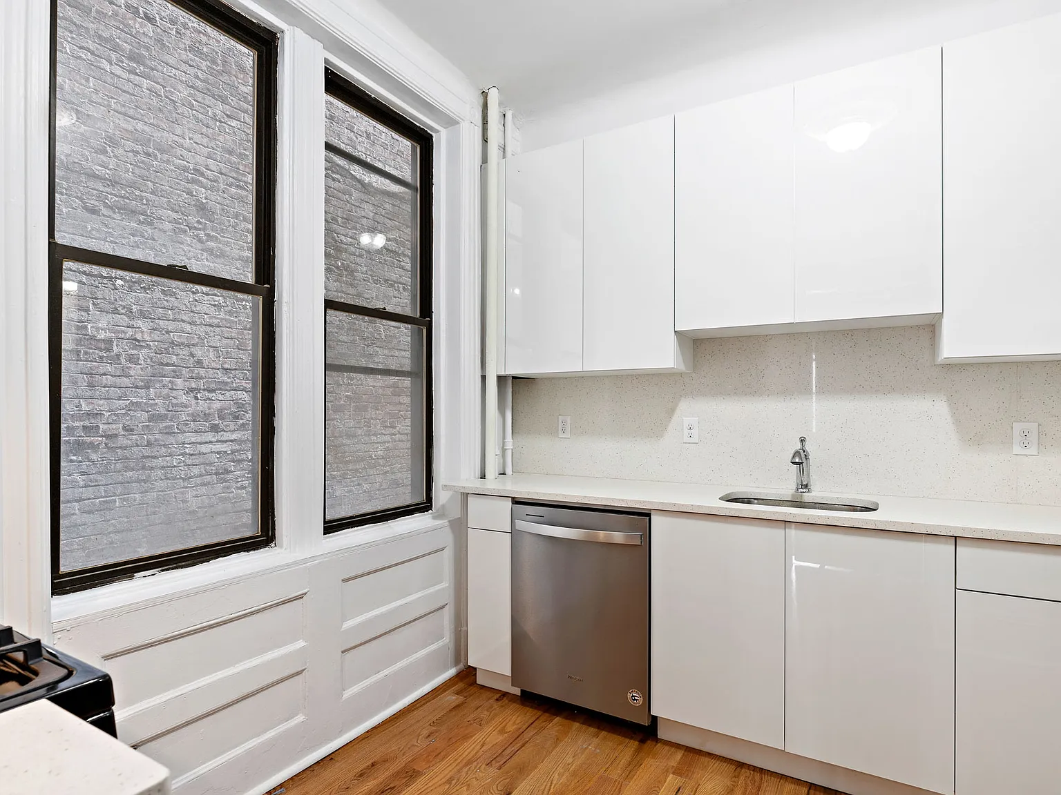 3 bed, $3,950 — Photo 1