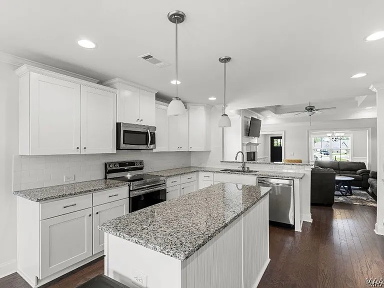 211 Lee Audis Ln — Photo 16