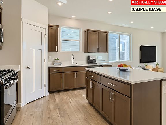 4th image of 8277 SE Apricot Ln