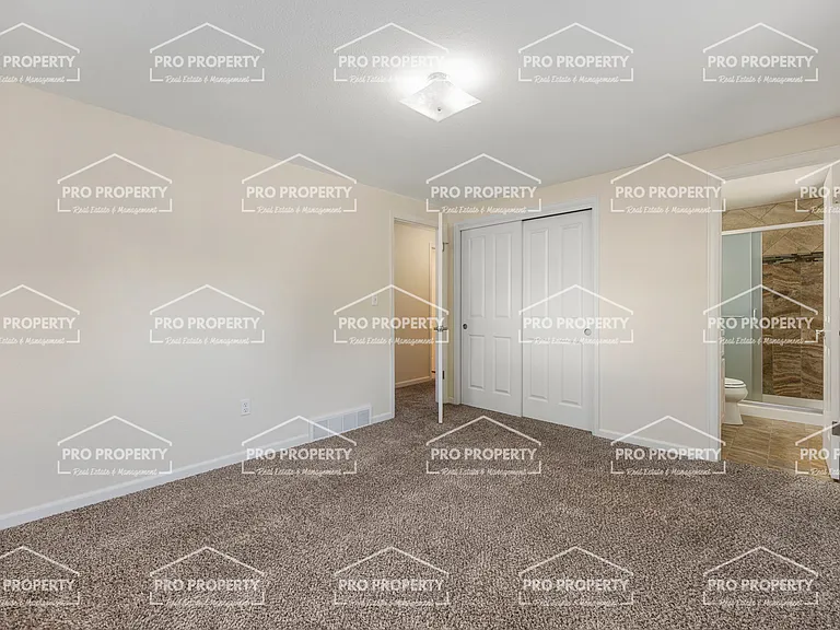 706 W 47th St — Photo 22