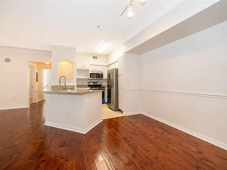 6663 Queens Borough Ave #101 — Photo 6