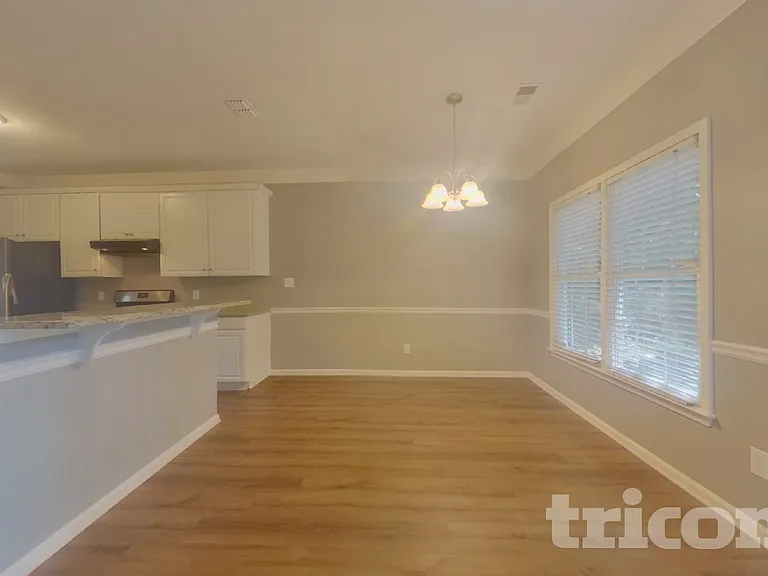 2200 Sugarbirch Dr — Photo 4