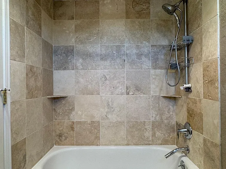 700 Winstead Ct — Photo 18