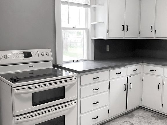 5th image of 55 Myrtle Ave