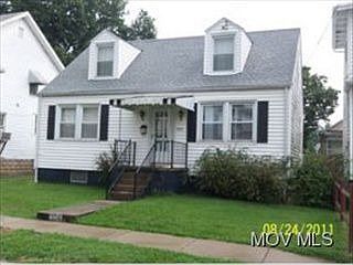 4th image of 504 Roselynne Ave