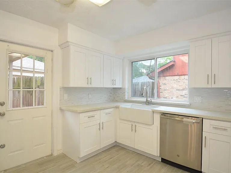 2822 River Birch Dr — Photo 3