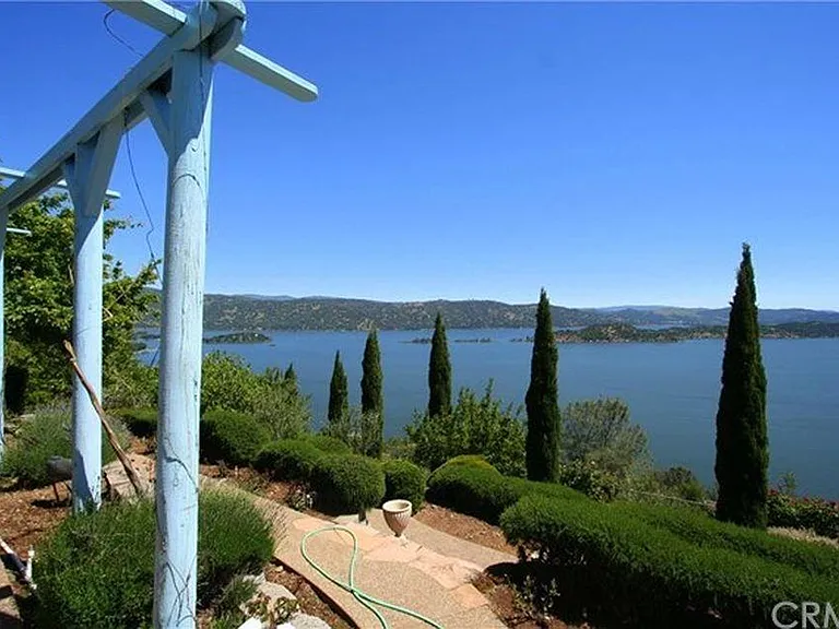 8242 N Heights Dr — Photo 57
