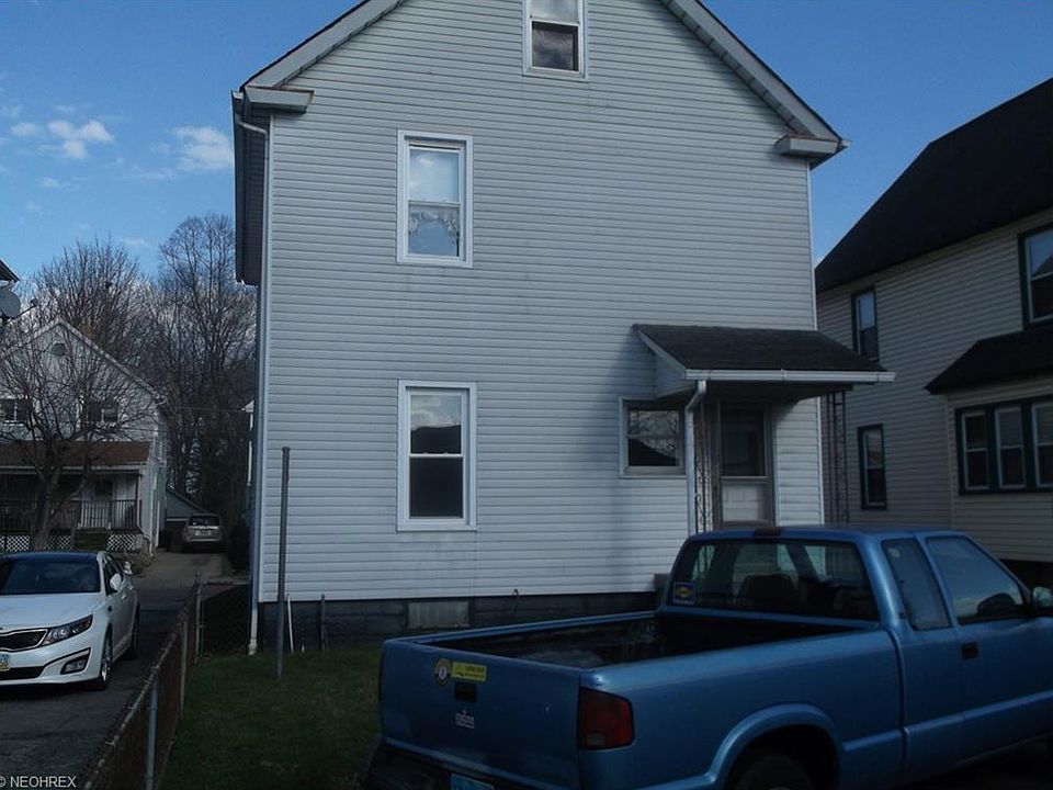 2nd image of 32 Whitney Ave N