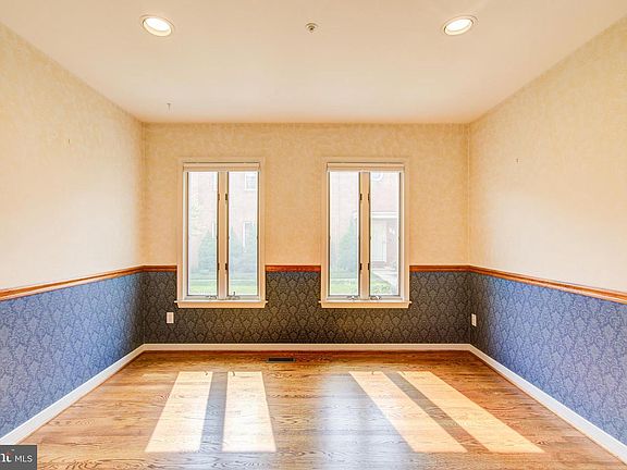 5th image of 74 Rockcrest Cir