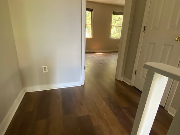 5th image of 2211 Battleford Rd