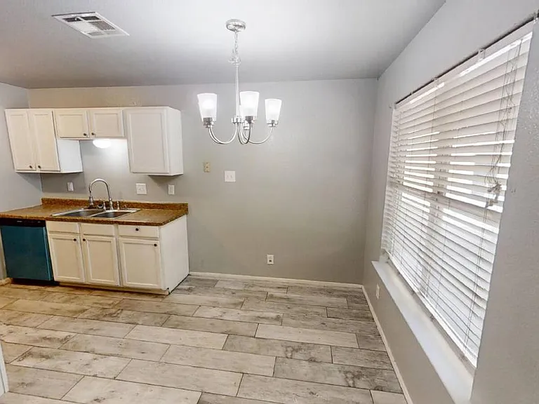 2606 Cross Timber Dr — Photo 7