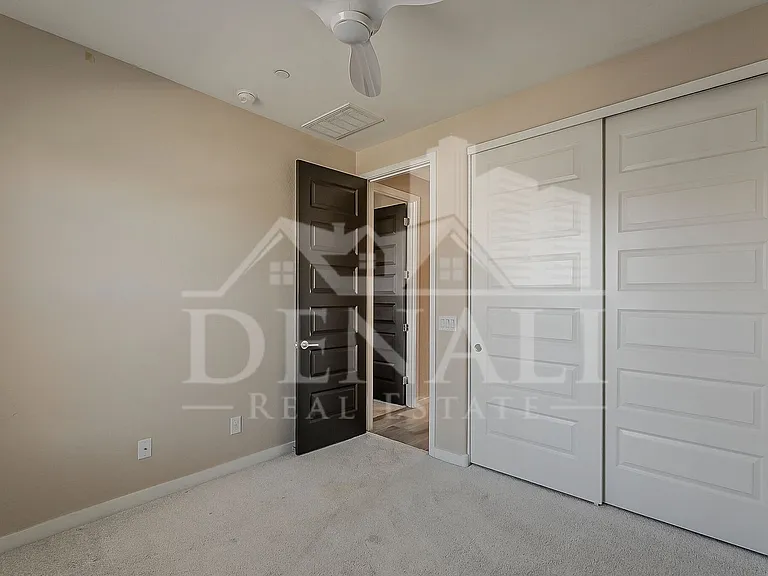 4704 S Glacier — Photo 20