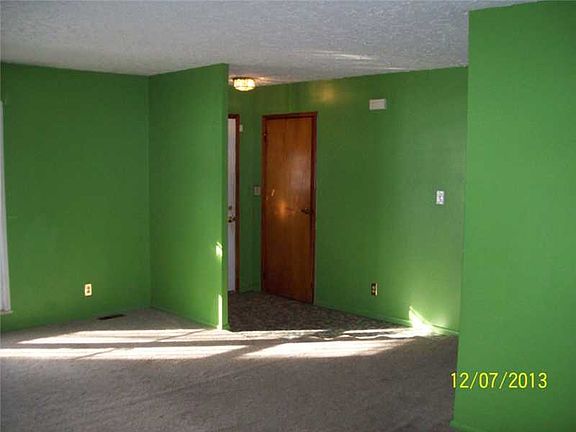 3rd image of 3955 Eisenhower Dr