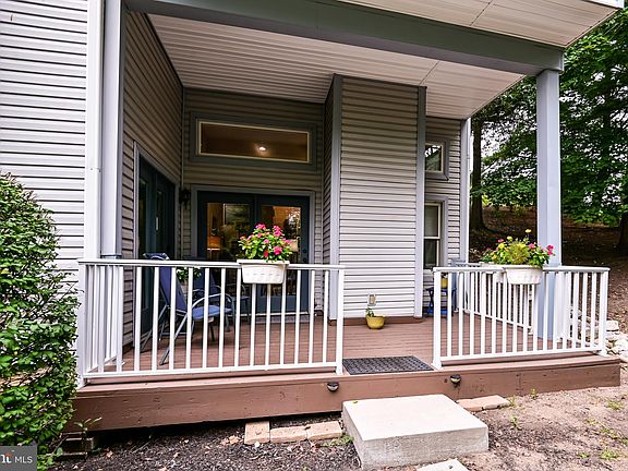 3rd image of 3301 Birch Cir