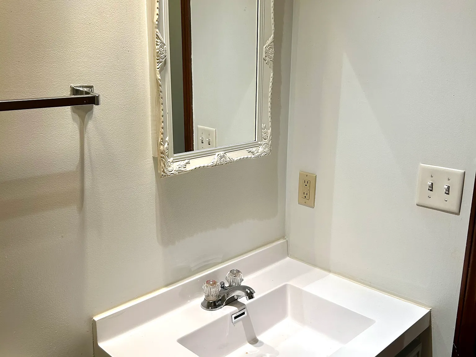 2 bed, 900 sqft, $1,200 — Photo 3