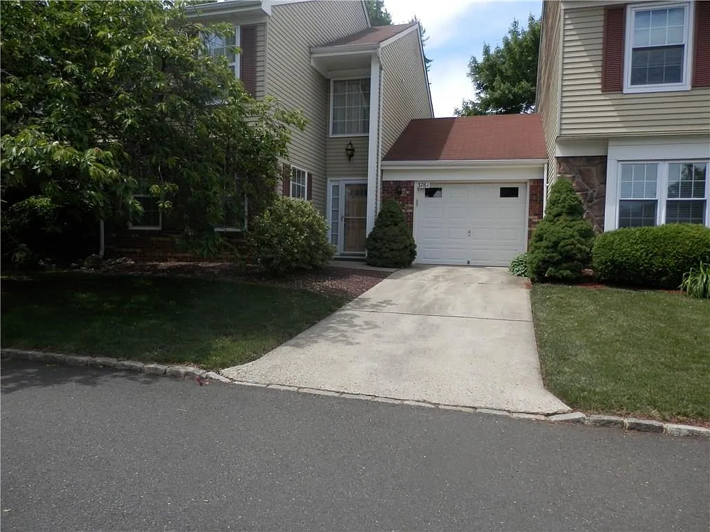 376C Stirling Dr photo 1