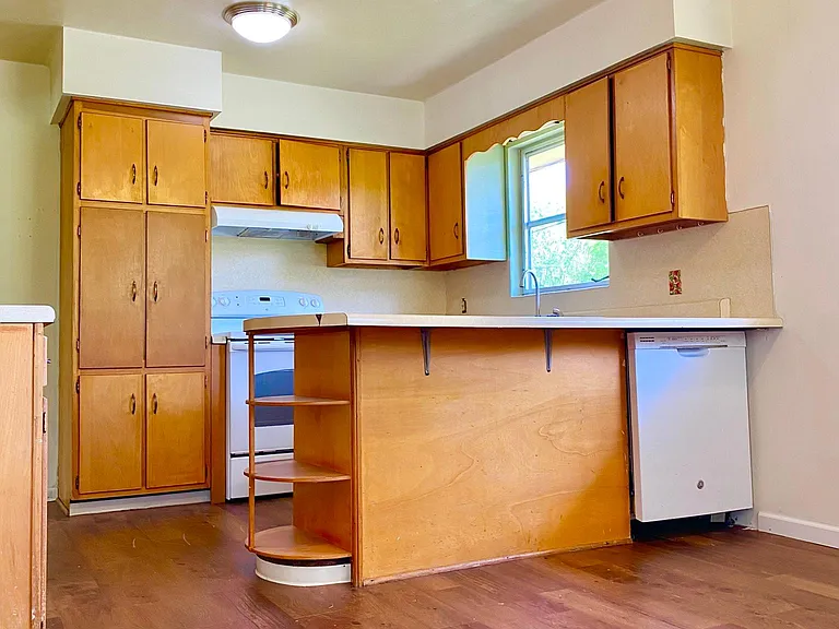 204 Chickasaw St — Photo 8