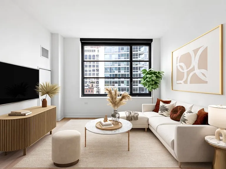515 W 38th St #C11 — Photo 1