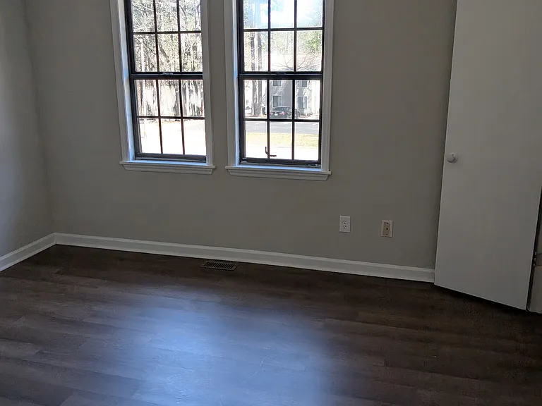 4713 Courtney Ln — Photo 6