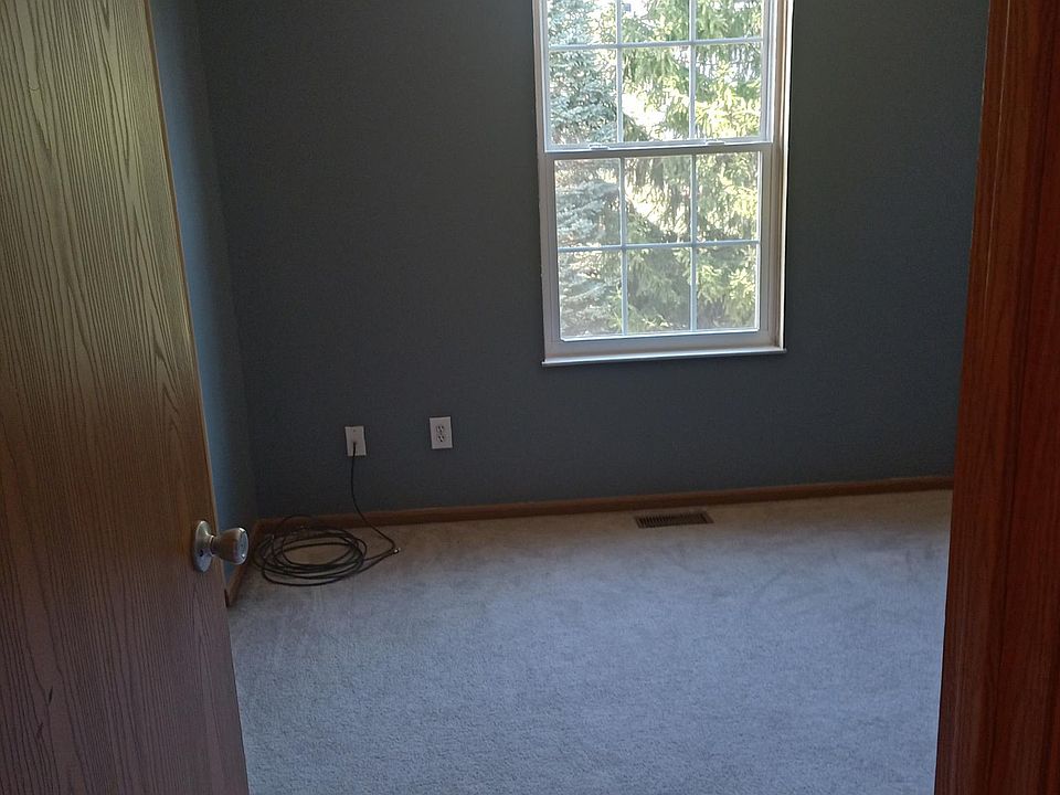 1st image of 208 Hawkins Ln #208